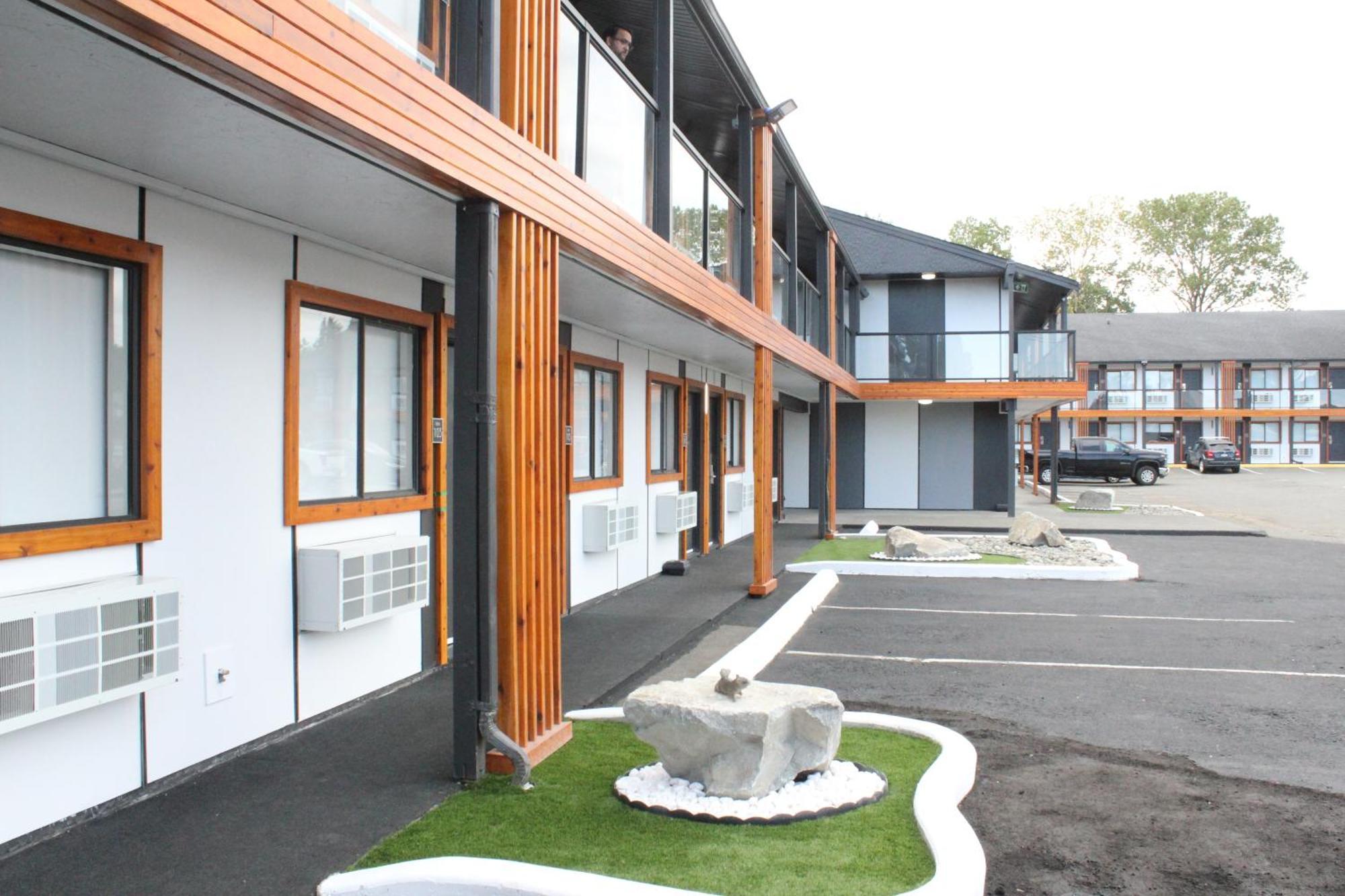Coast Courtenay Hotel Exterior photo